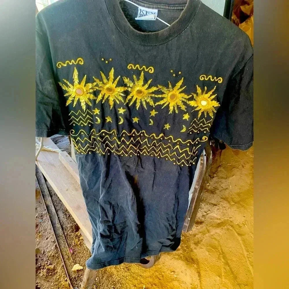 Key elements vintage 90s moon tshirt - large​​